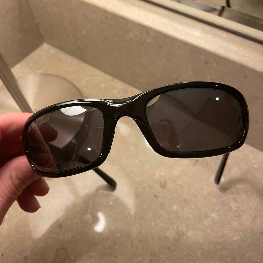Maui Jim Stingray gloss black sunglasses